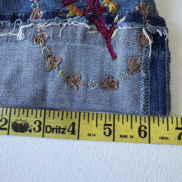 White House Black Market Slim Crop Jeans Size 10 Embroidered Casual Stretch Cuff - Picture 16 of 16